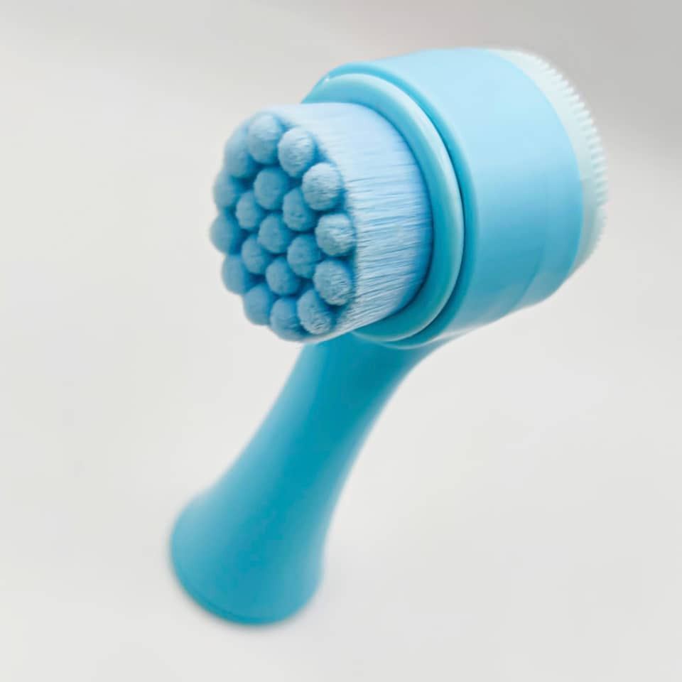 برس پاکسازی صورت مدل lyria برس پاکسازی صورت مدل lyria