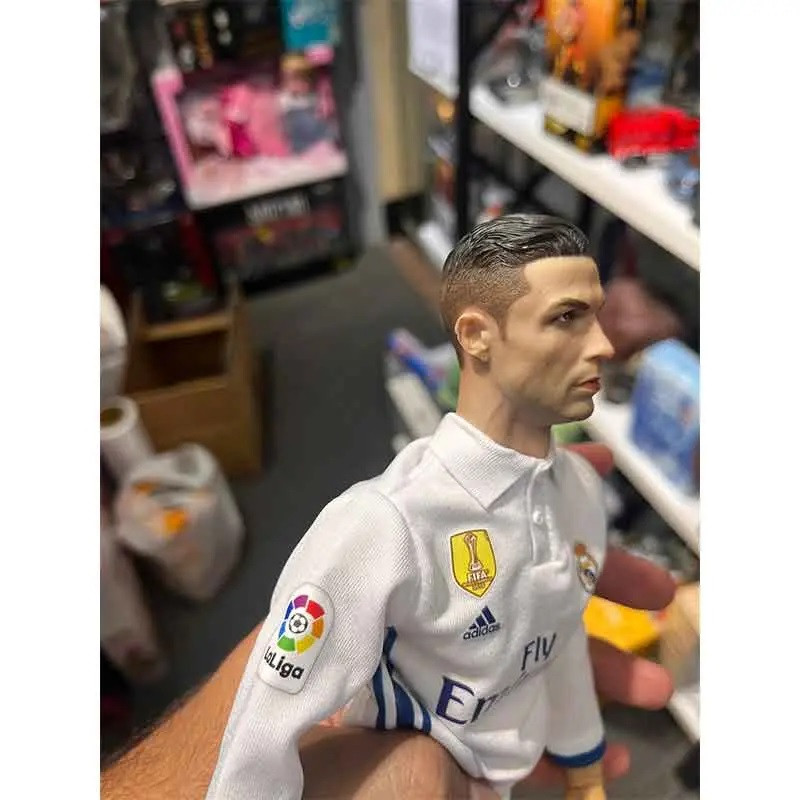 اکشن فیگور مدل رونالدو طرح رئال مادرید ارتفاع 30 سانتی متر