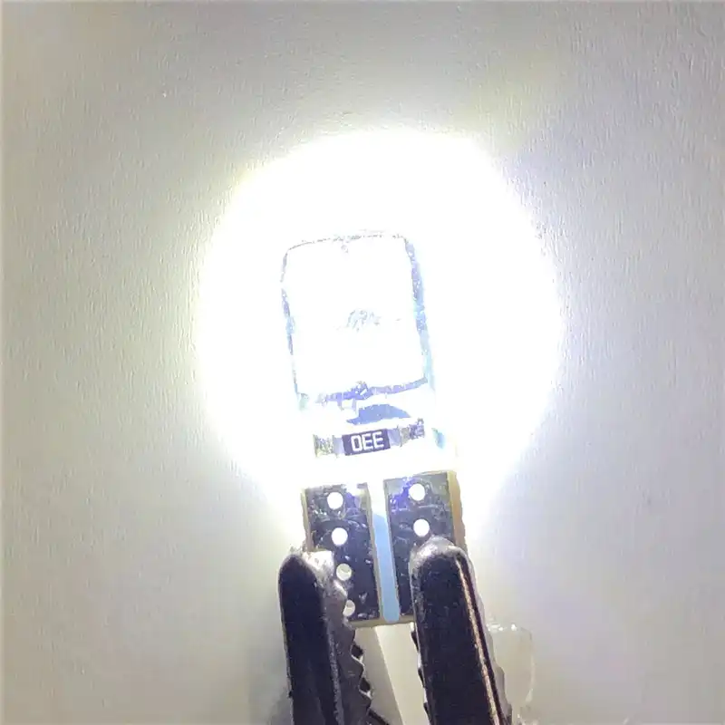 لامپ ال ای دی خودرو اف اچ دی مدل W-8 بسته دو عددی