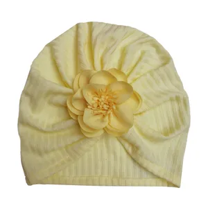 توربان نوزادی مدل گل پرچمی2