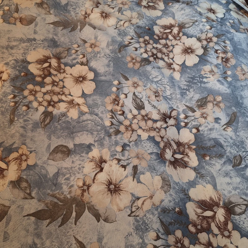 پارچه ملحفه عرض ۲ متر مدل گلدرشت نخی کد ۰۴۰۵ رنگ نقرآبی