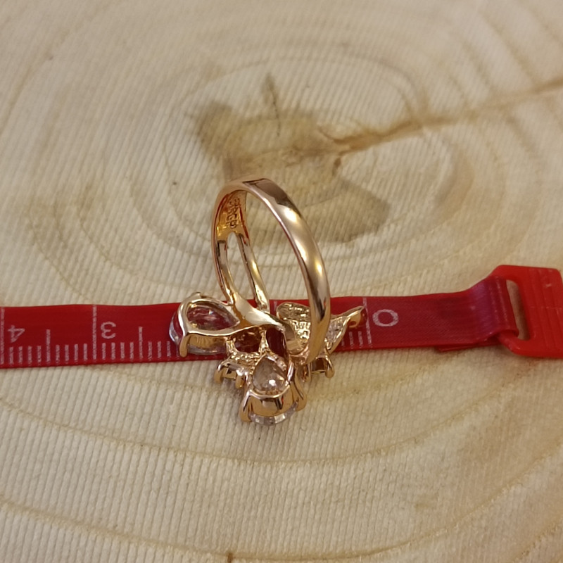 انگشتر زنانه مدل شاین نگین دار انگشتر زنانه مدل شاین نگین دار