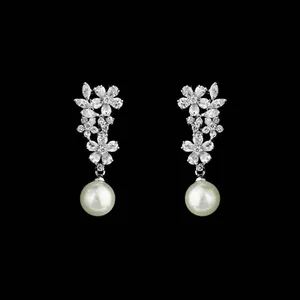 گوشواره طلا 18 عیار زنانه قیراط طرح گل کد GH585