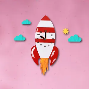 ساعت دیواری کودک طرح فضانورد مدل موشک