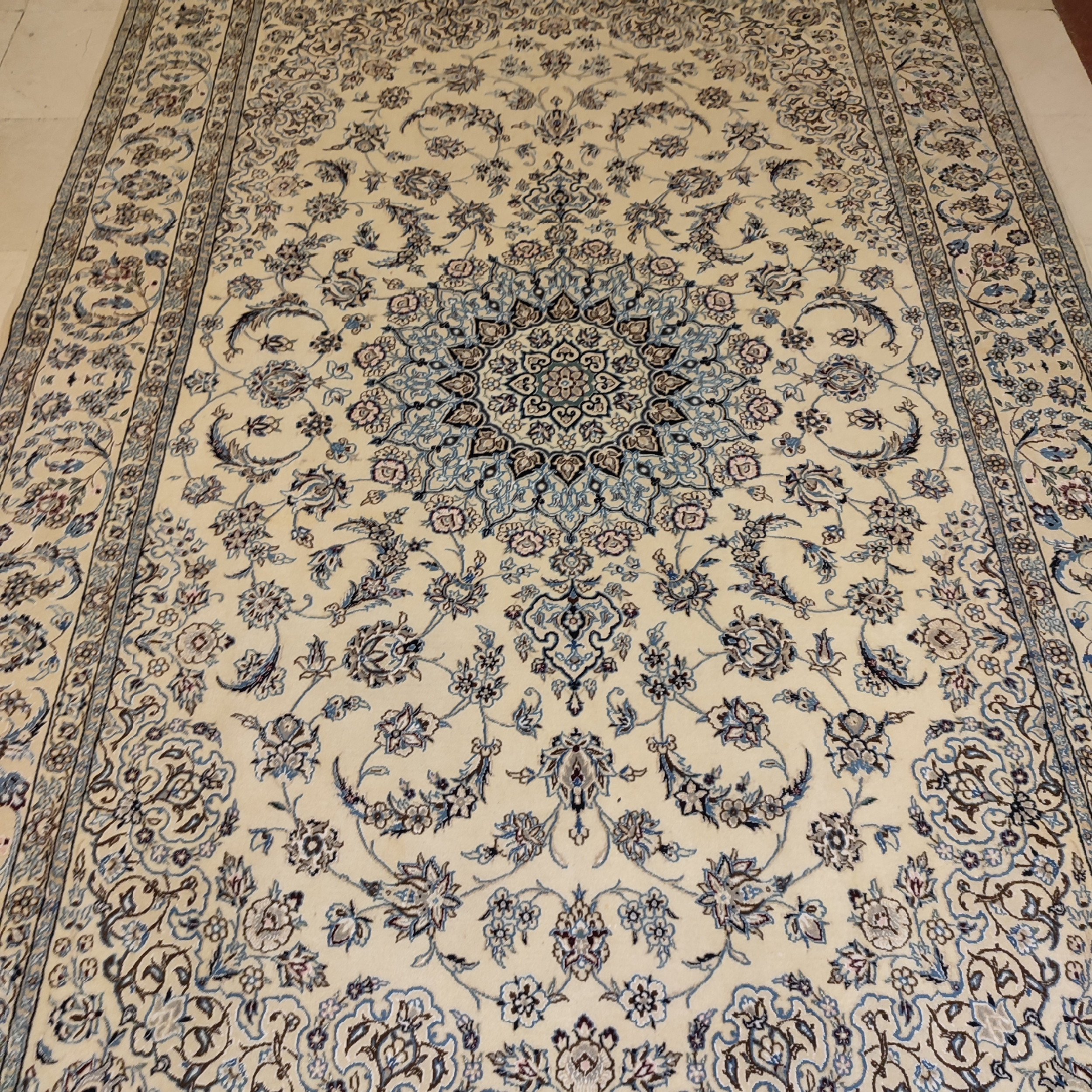 فرش دستبافت شش متری طرح خورشیدی نایین کد 39 یک جفت