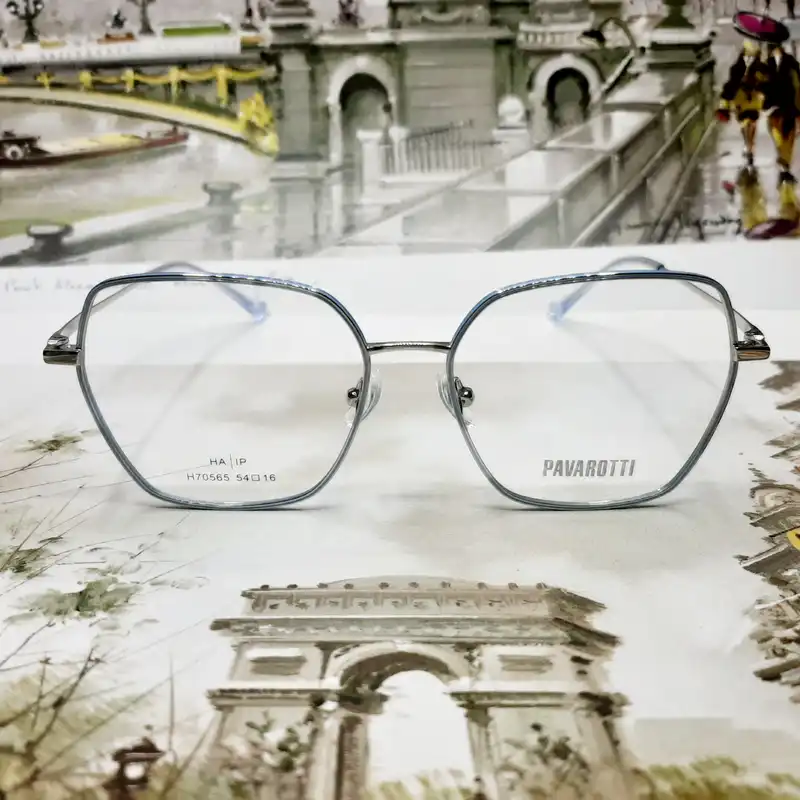 فریم عینک طبی پاواروتی مدل H70565c7