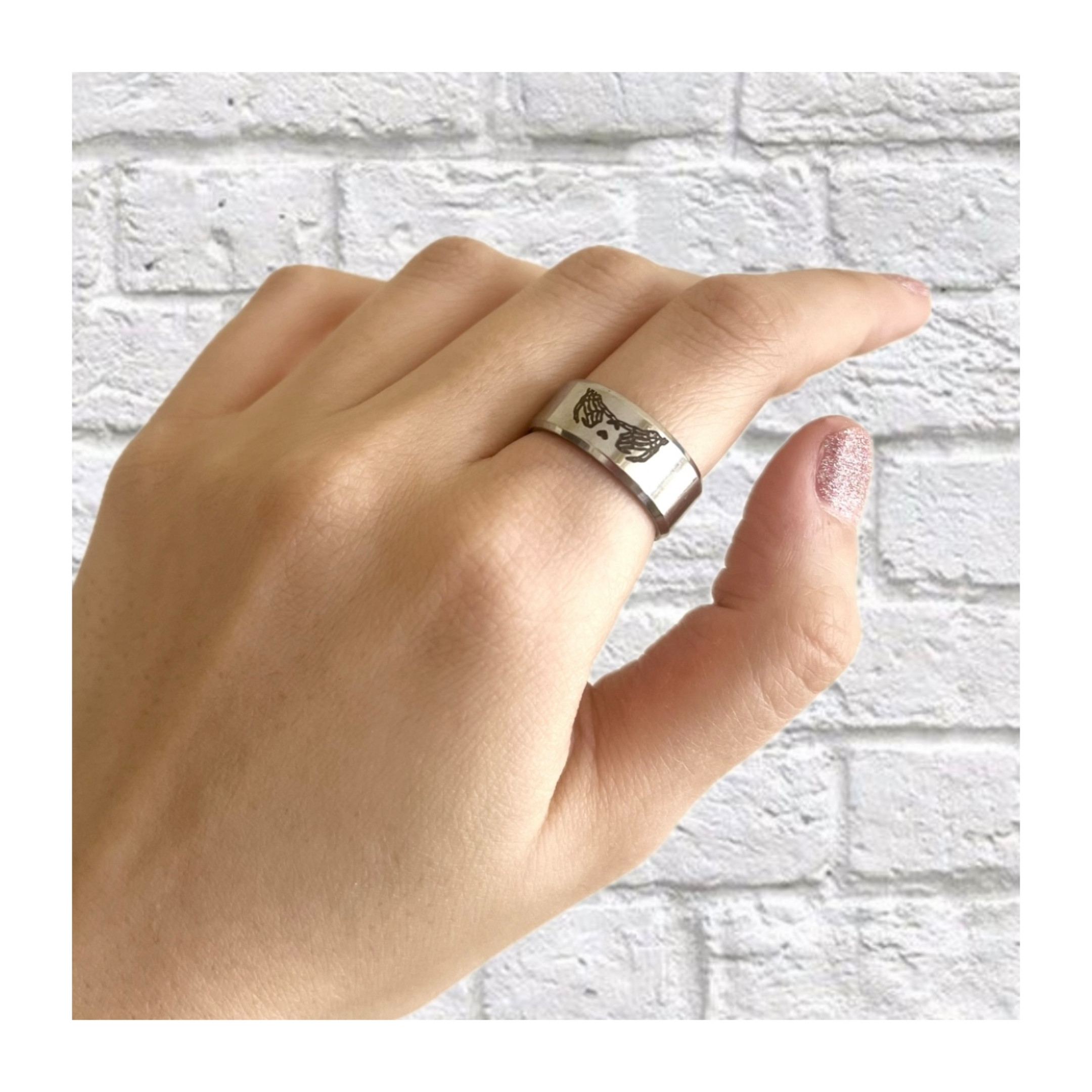 انگشتر مدل قلب و دست اسکلتی