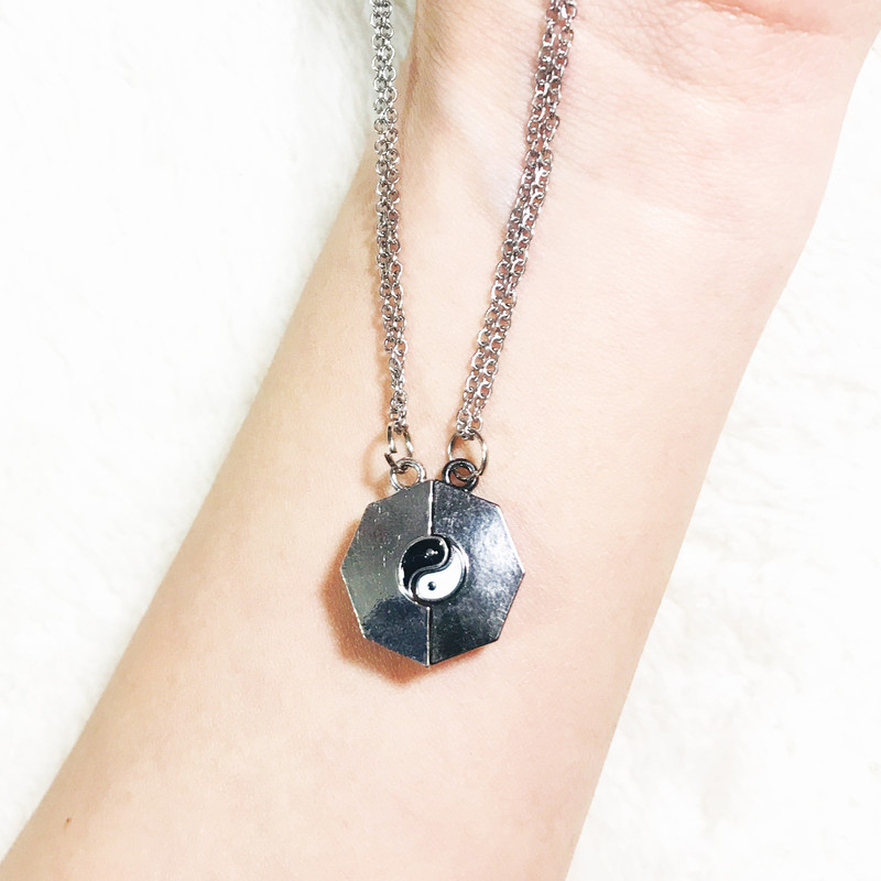گردنبند مدل یین و یانگ کد 033 مجموعه دو عددی