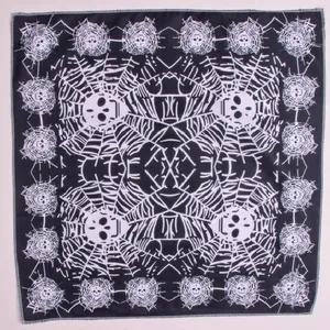 دستمال سر و گردن مدل اسکلت عنکبوتی