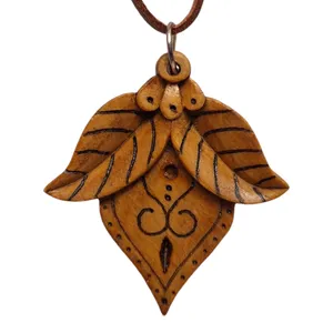 گردنبند مدل چوبی رویانا