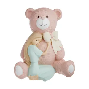 مجسمه مدل دختر خرس بغلB