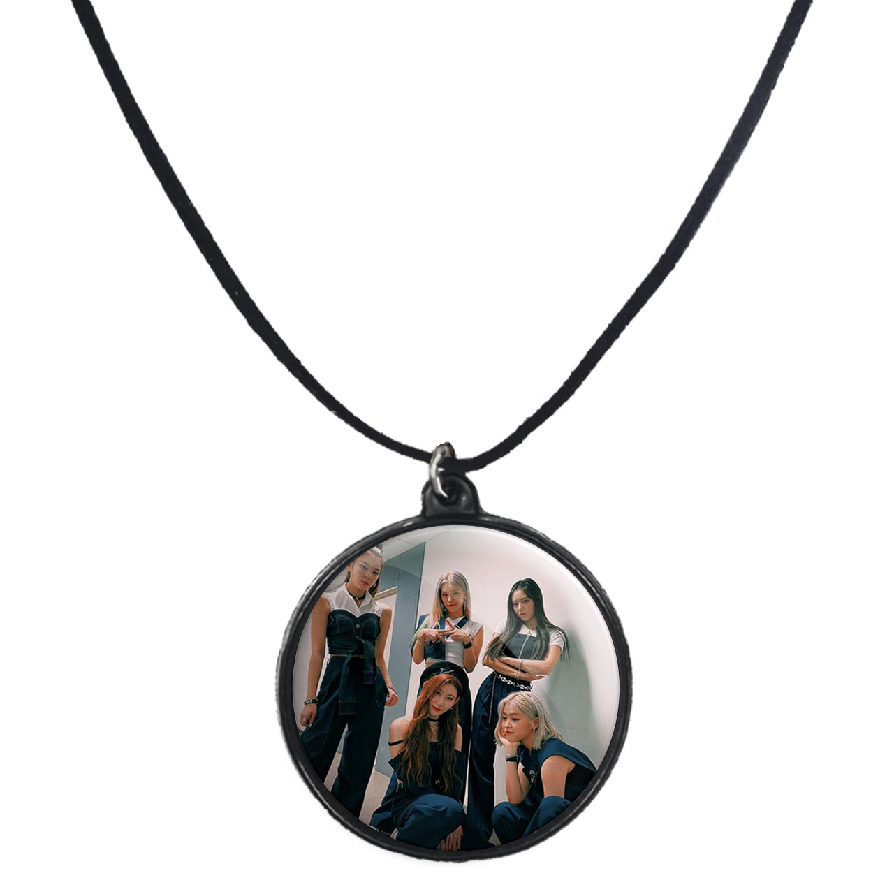 گردنبند پرمانه طرح گروه موسیقی ایتزی کد pmb.13243 مدل دو طرفه