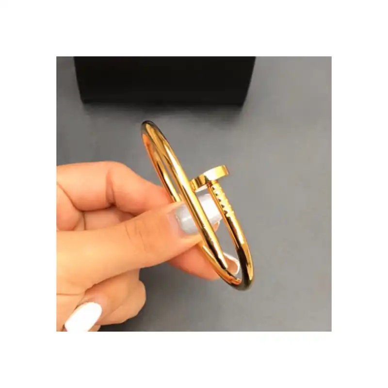 دستبند زنانه مدل میخی