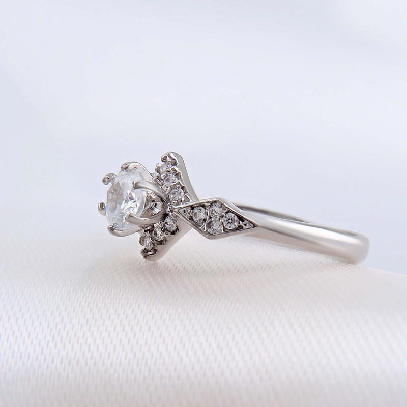 انگشتر نقره زنانه بازرگانی میلادی مدل تک نگین برلیان تراش جواهری ابکاری رادیوم کد AWR_1627 انگشتر نقره زنانه بازرگانی میلادی مدل تک نگین برلیان تراش جواهری ابکاری رادیوم کد AWR_1627