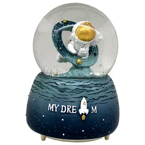 گوی موزیکال مدل چراغدار آدم فضایی طرح MY DREAM کد A94997.5