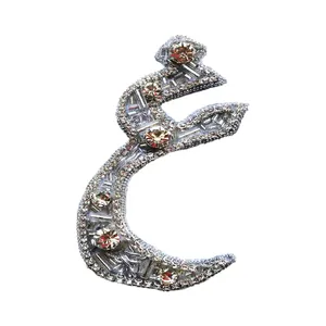 گل سینه زنانه مدل حروف فارسی