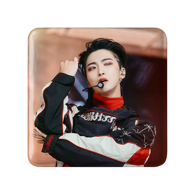 مگنت خندالو طرح سونگهوا گروه ایتیز ATEEZ  مدل مربعی کد 21265