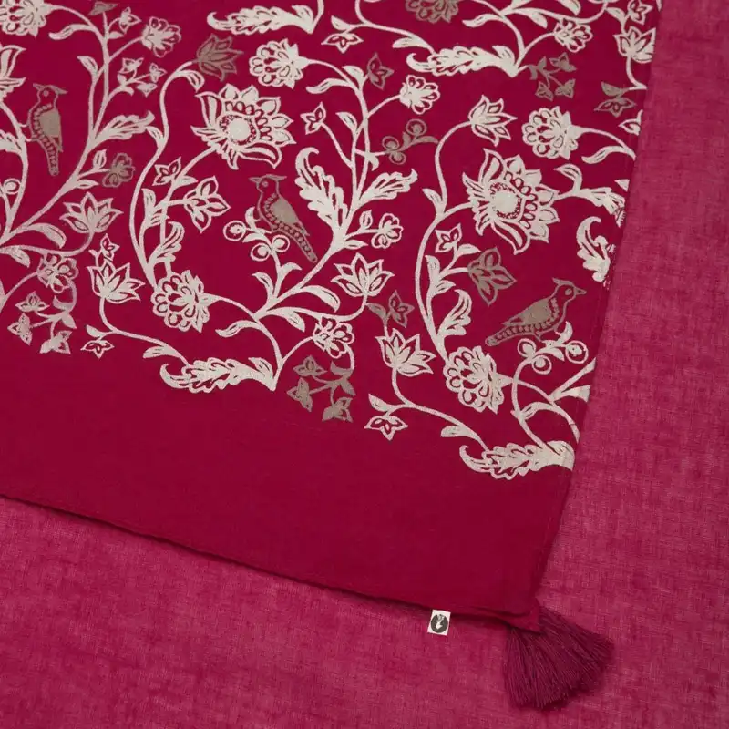 دستمال سر و گردن گدار مدل باغ گیلان