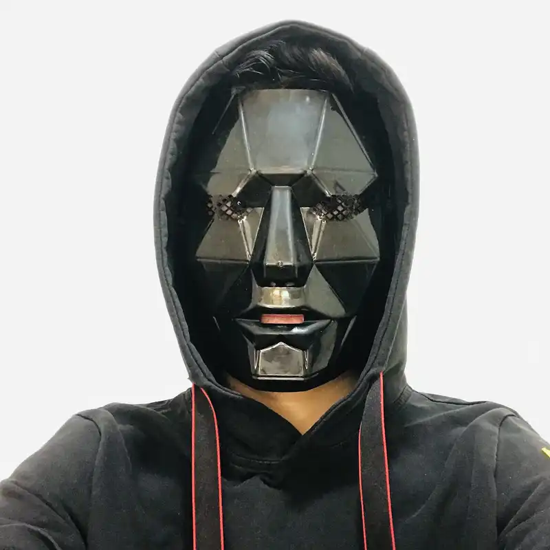 ماسک ایفای نقش مدل رئیس اسکویید گیم