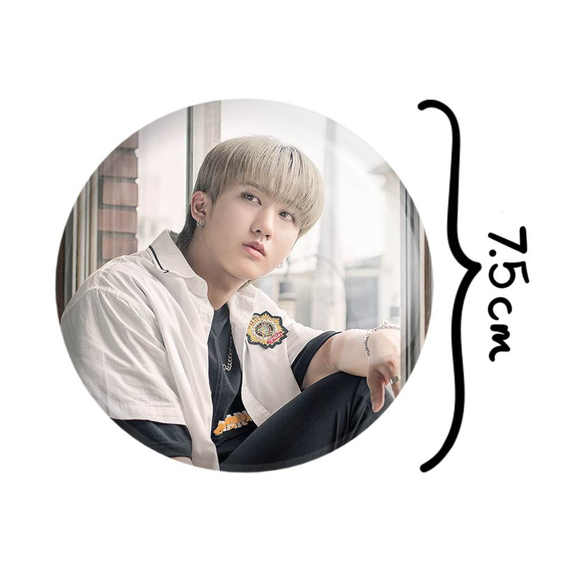 آینه جیبی خندالو مدل چانگبین گروه استری کیدز Stray Kids  کد 11869