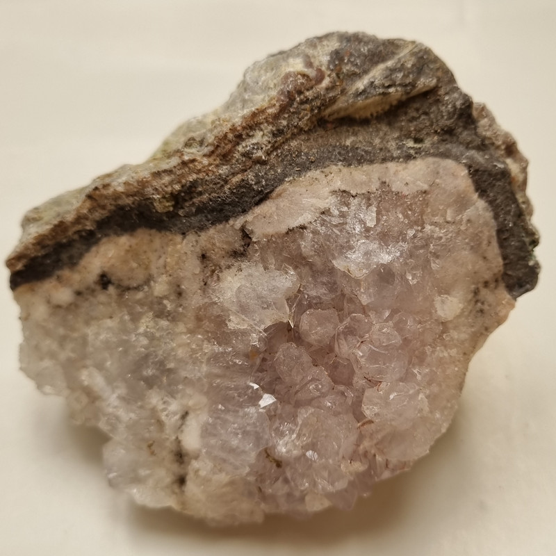 سنگ راف آمیتیست خط هنر مدل کلکسیونی کد  kh0219