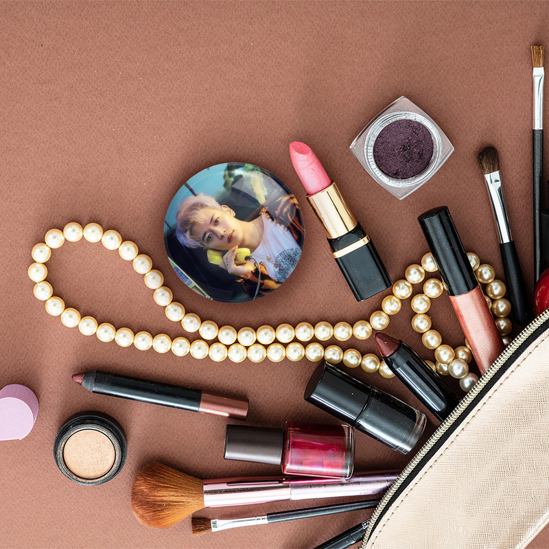 آینه جیبی خندالو مدل مینهو گروه شاینی Shinee  کد 21351