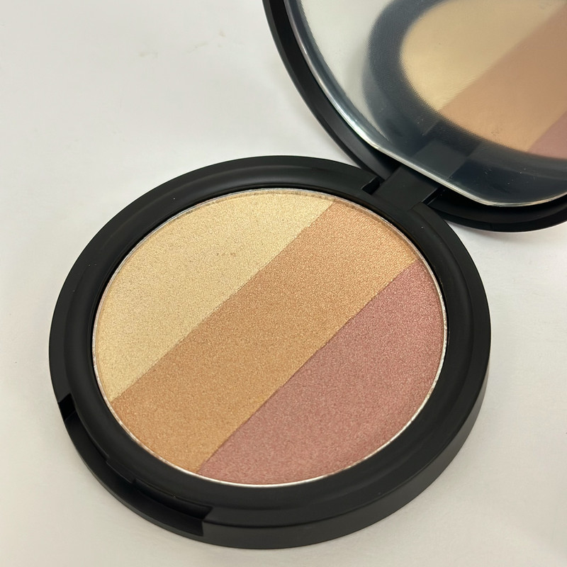 رژگونه براق شاکینو مدل ترکیبی شماره 04