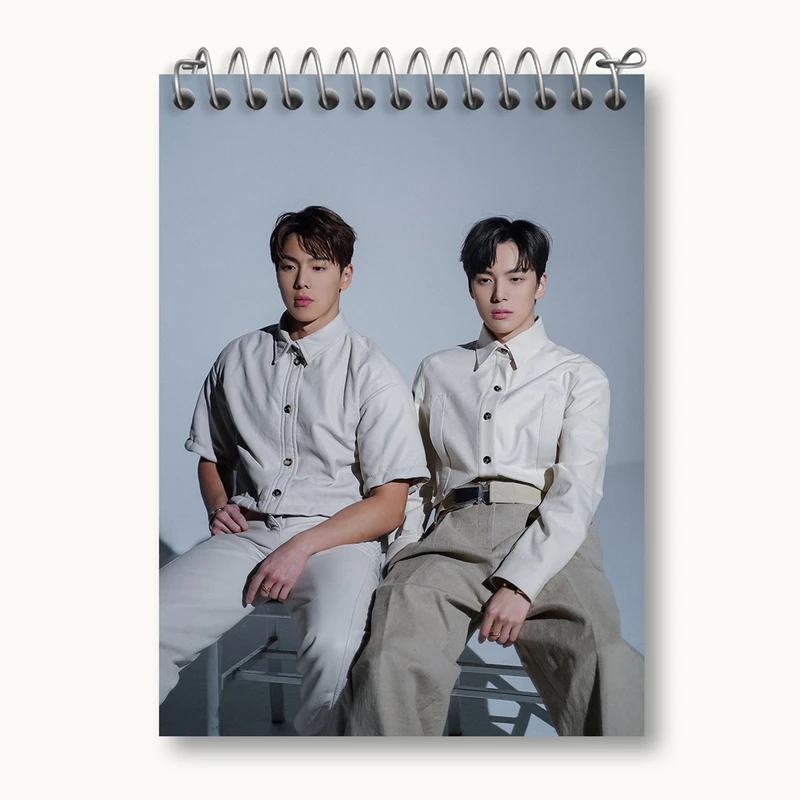 دفتر یادداشت 50 برگ خندالو مدل شونو و مینهیوک گروه مانستا اکس MONSTA X کد 12248