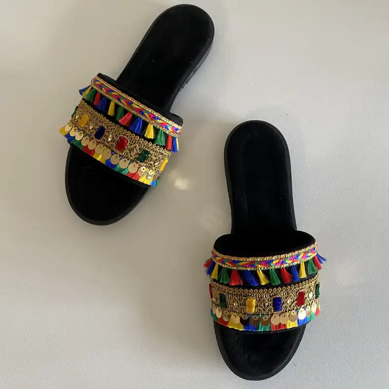 صندل زنانه مدل سوزندوزی