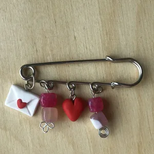 سنجاق سینه زنانه مدل پاکت نامه