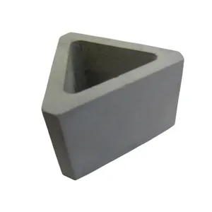 گلدان بتنی مدل DELL003