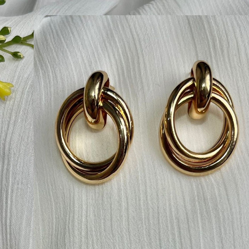 گوشواره زنانه مدل مجلسی مینیمال گوشواره زنانه مدل مجلسی مینیمال