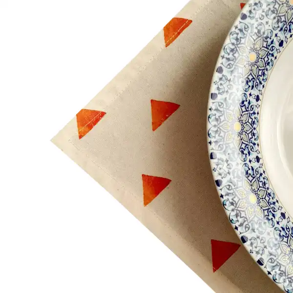 رومیزی چاپ دستی مدل زیر بشقابی