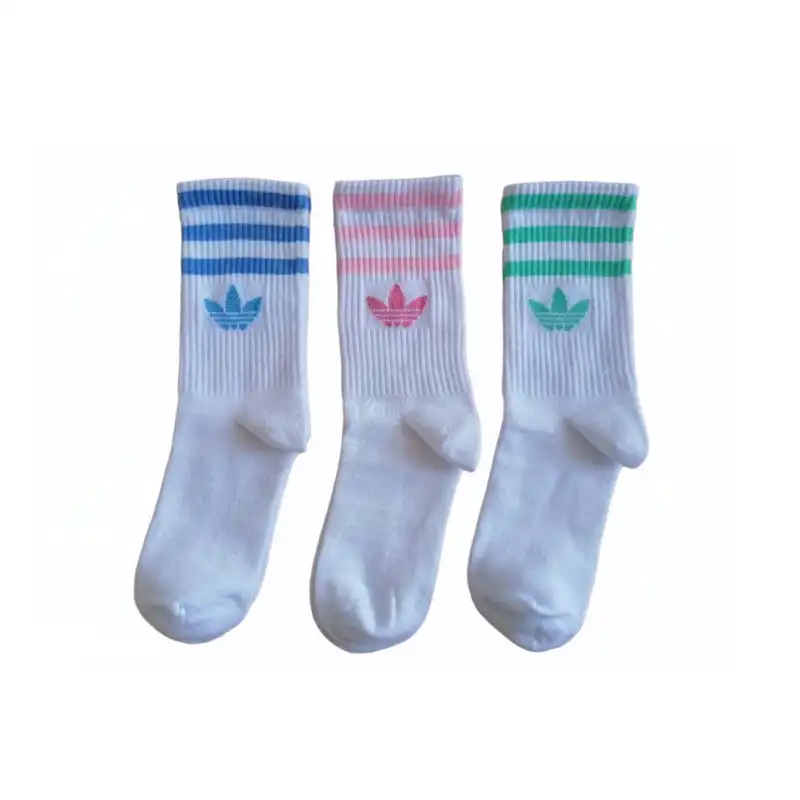 جوراب ورزشی زنانه پاوین مدل سه خط مجموعه ی 3 عددی