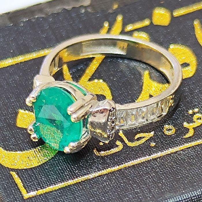 انگشتر نقره زنانه مدل زمرد برزیلی آبکاری رادیوم کد 7400 -  - 9