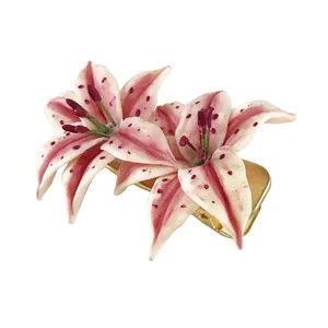 گیره مو زنانه گالری عزیزی  طرح الستریا مدل 15901