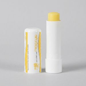 بالم لب هیدرودرم مدل SPF40 مرطوبکننده و ضدآفتاب با عصاره آلوئهورا و شیباتر، مقاوم در برابر آب و تعریق، مناسب پوست خشک، جامد ماتیکی، وزن 4.5 گرم