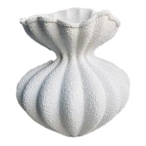 گلدان دکوری مدل مینیمال