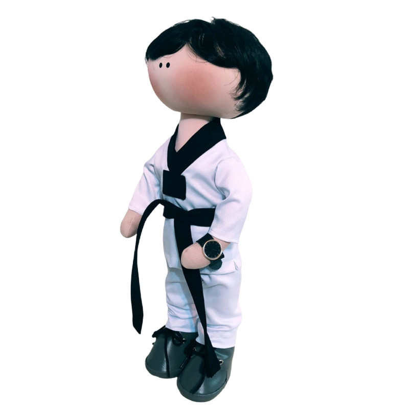 عروسک مدل روسی طرح پسر تکواندوکار کد 008 ارتفاع 45 سانتی متر