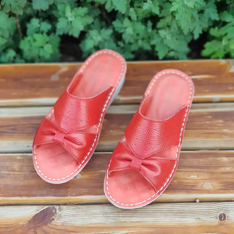 دمپایی زنانه مدل چرم طبیعی کد 044t.k رنگ قرمز