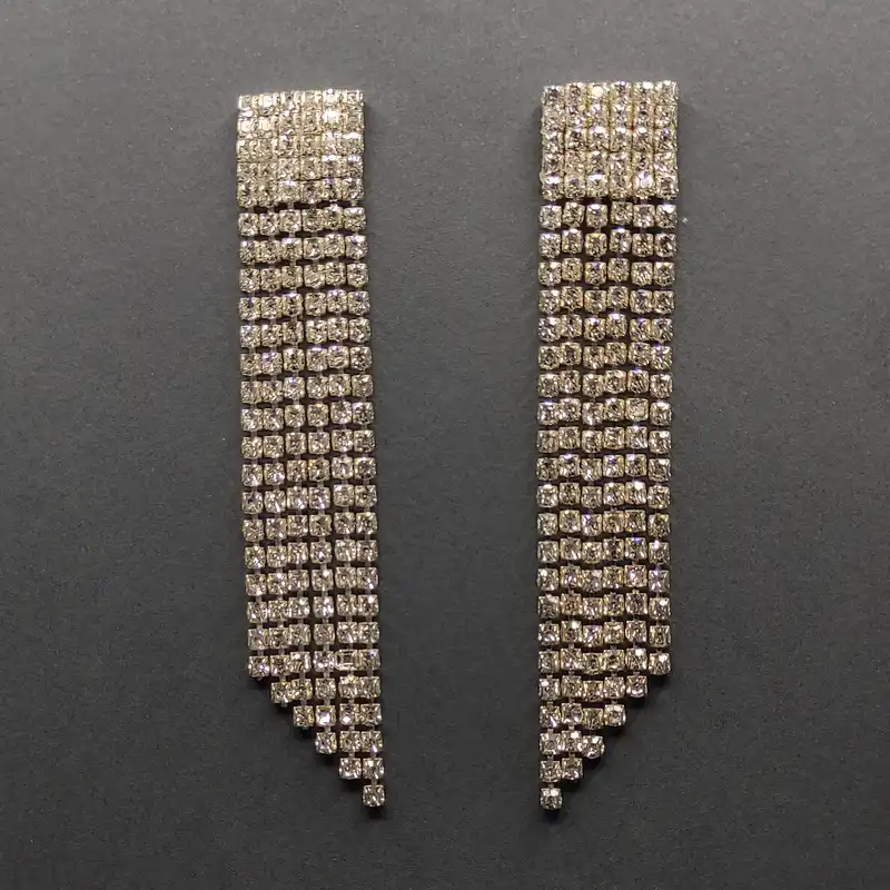 گوشواره زنانه مدل آویز مجلسی کد SH01