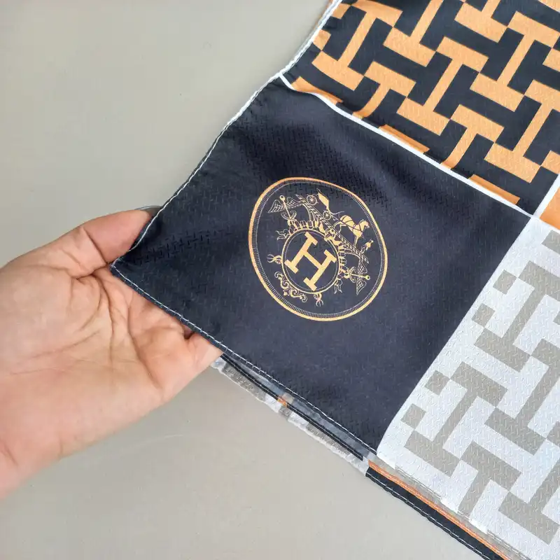 روسری زنانه  مدل قواره کوچک