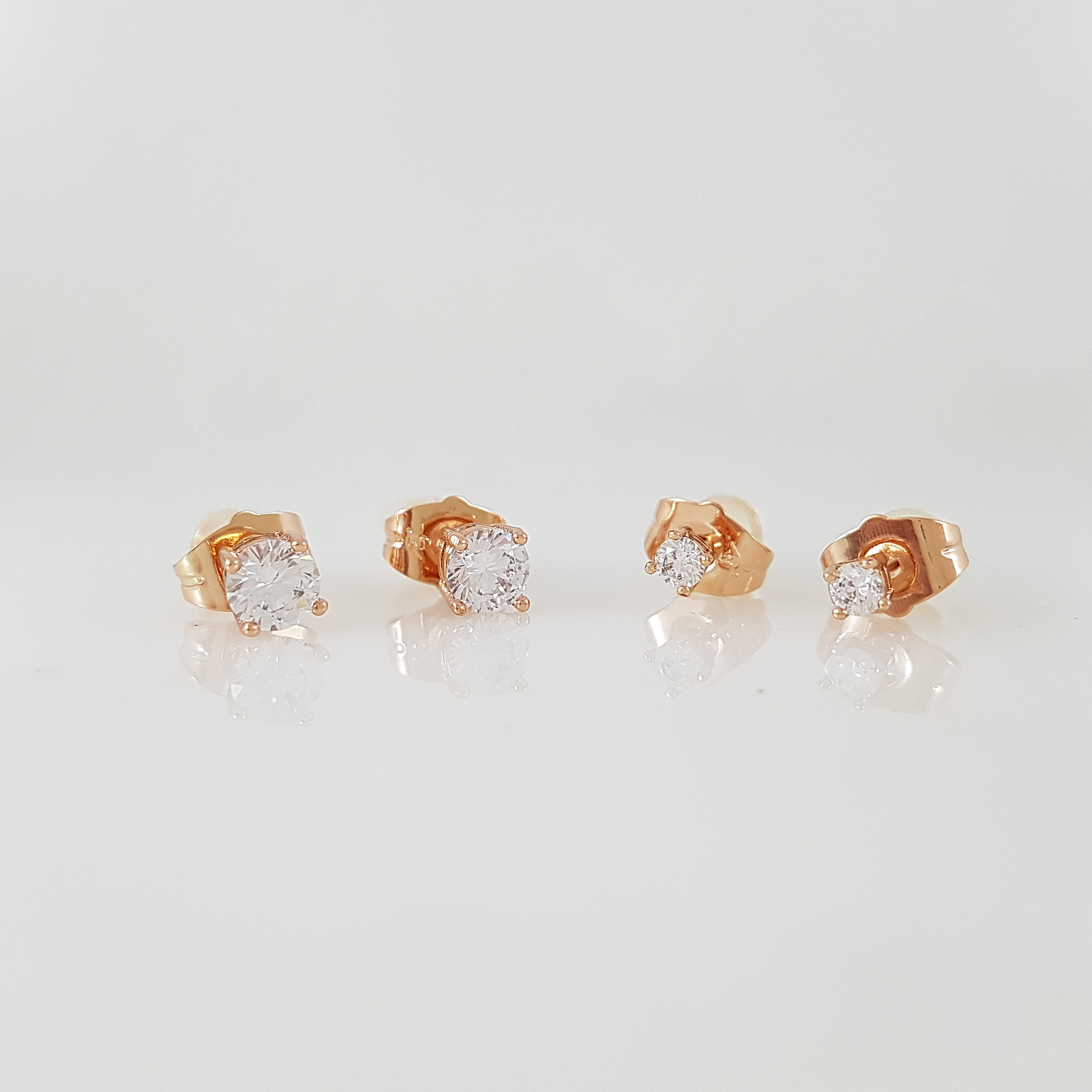 گوشواره زنانه ژوپینگ مدل تک نگین مجموعه دو عددی گوشواره زنانه ژوپینگ مدل تک نگین مجموعه دو عددی