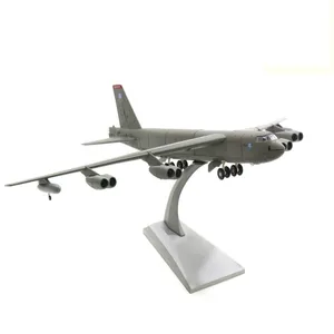 ماکت هواپیما طرح بمب افکن مدل B52