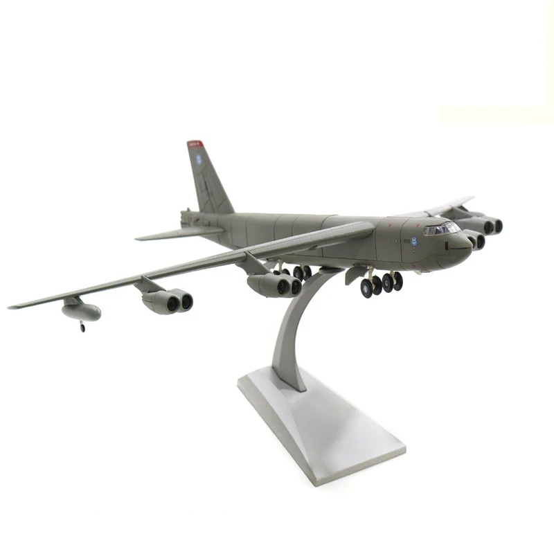 ماکت هواپیما طرح بمب افکن مدل B52