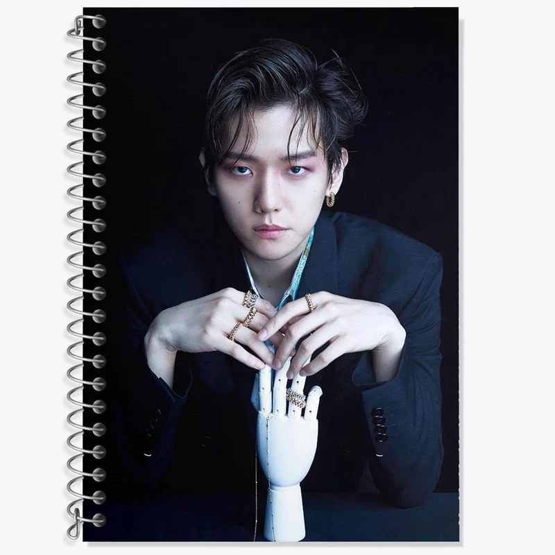 دفتر زبان 50 برگ خندالو مدل سه خط طرح بکهیون گروه اکسو EXO کد 13602