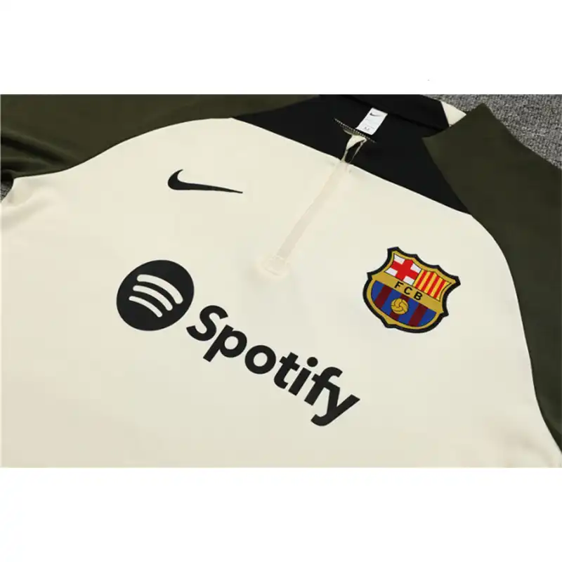 ست تی شرت و شلوار ورزشی مردانه مدل بارسلونا کد 2024WA