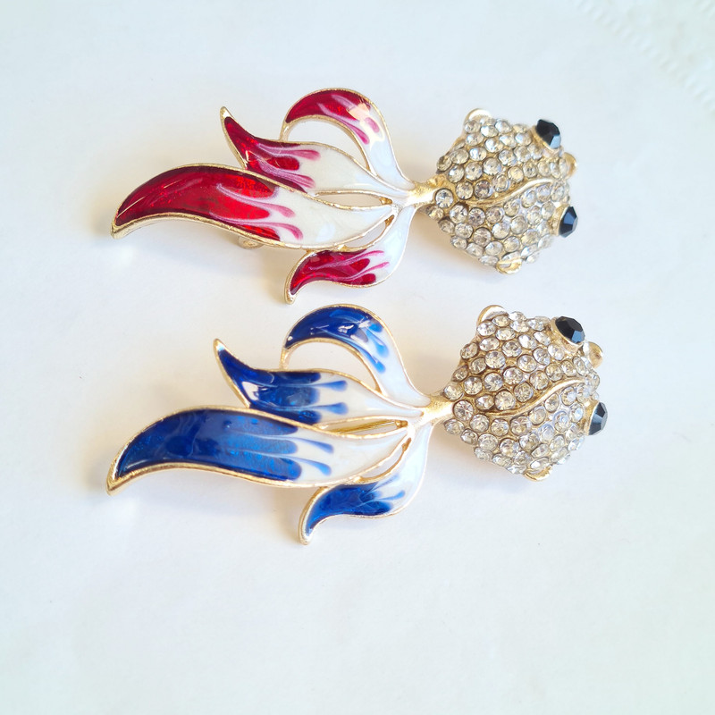 گل سینه زنانه مدل ماهی گلی