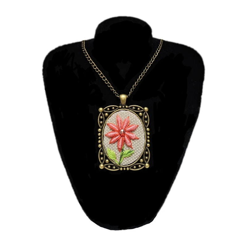 گردنبند زنانه مدل گلدوزی 0030