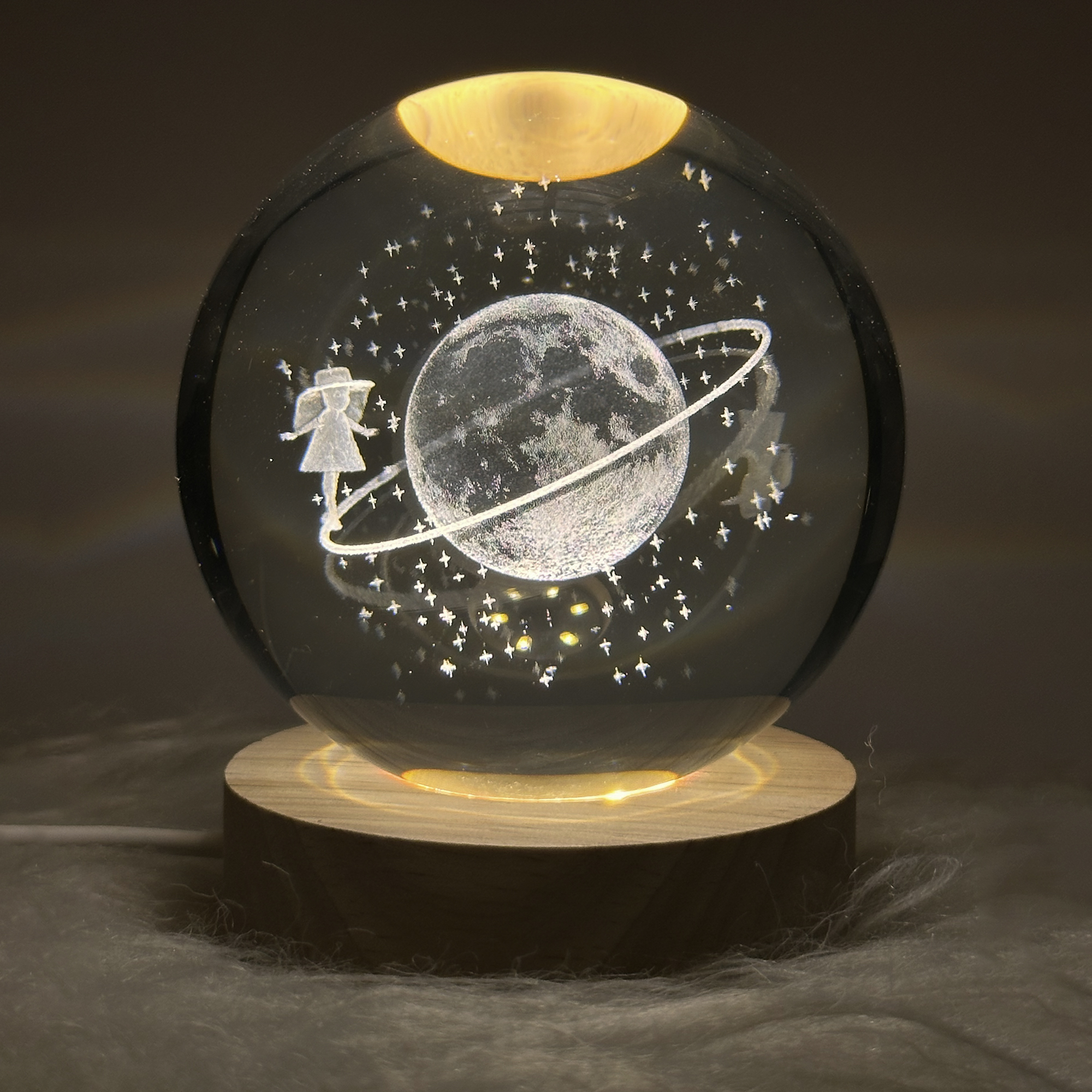 چراغ خواب مدل  گوی شیشه ای 3D طرح دختر و ماه